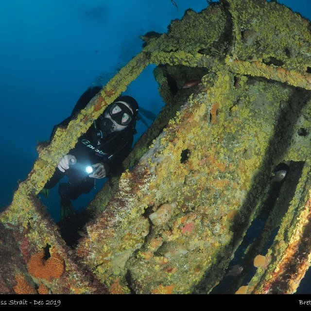 J5 (36M) Submarine Wreck